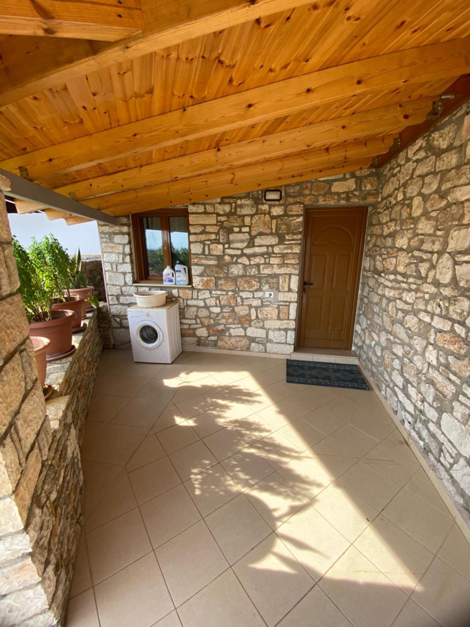 Farmhouse Qeparo Exterior foto